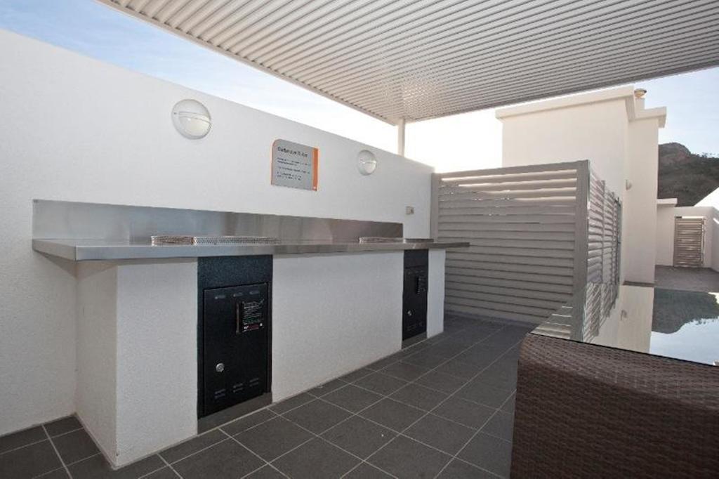 Central Holborn Apartments Townsville Rum bild