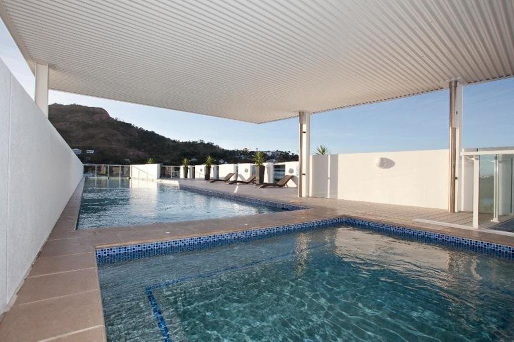 Central Holborn Apartments Townsville Exteriör bild