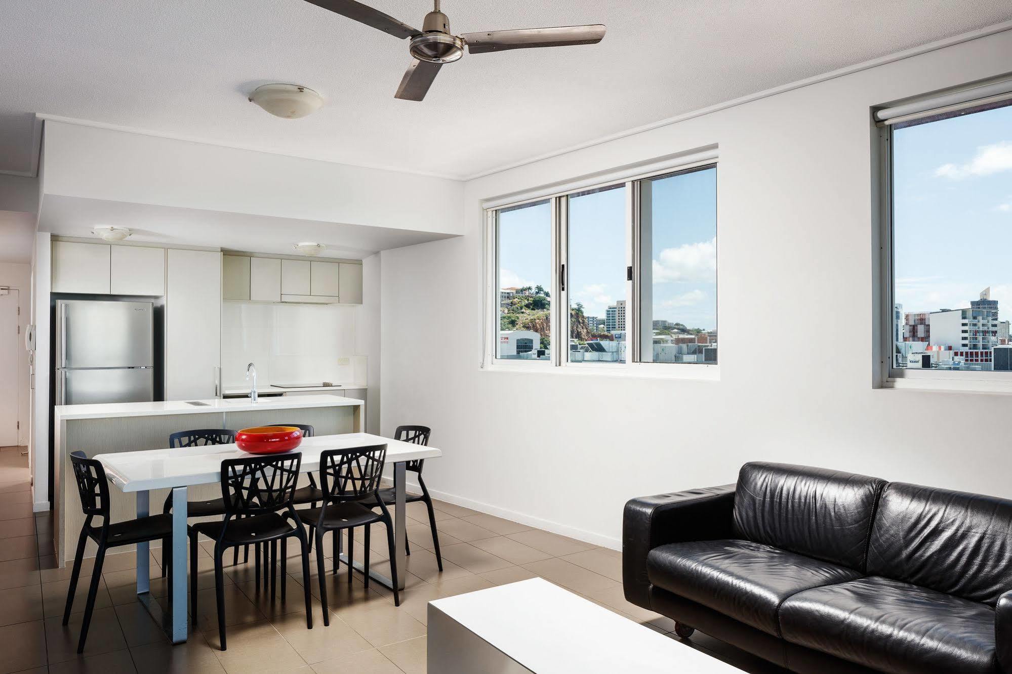 Central Holborn Apartments Townsville Exteriör bild