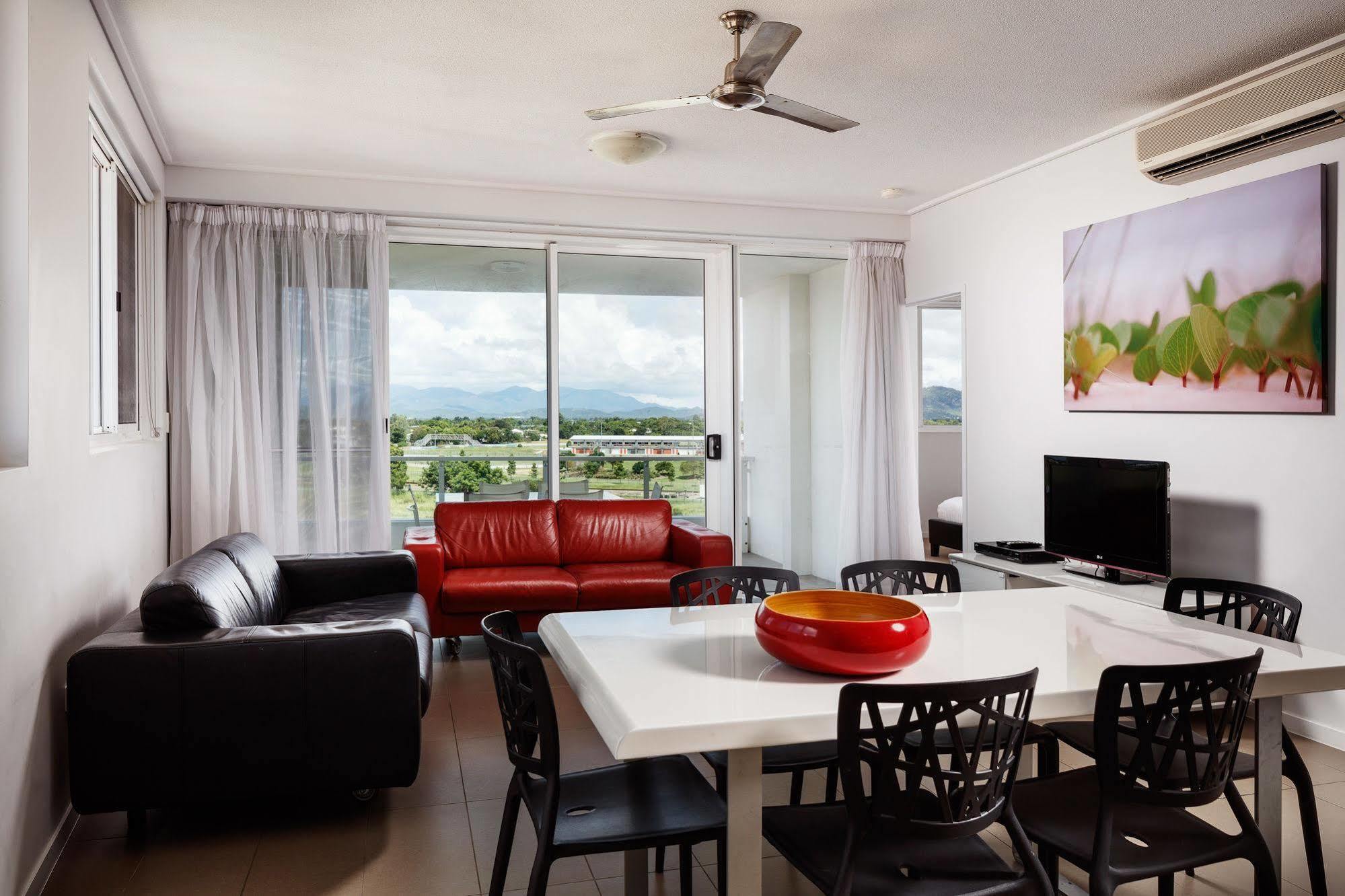 Central Holborn Apartments Townsville Exteriör bild